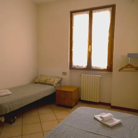 Apartment Lidia - Tra Il E L'azzurro. San Felice del Benaco